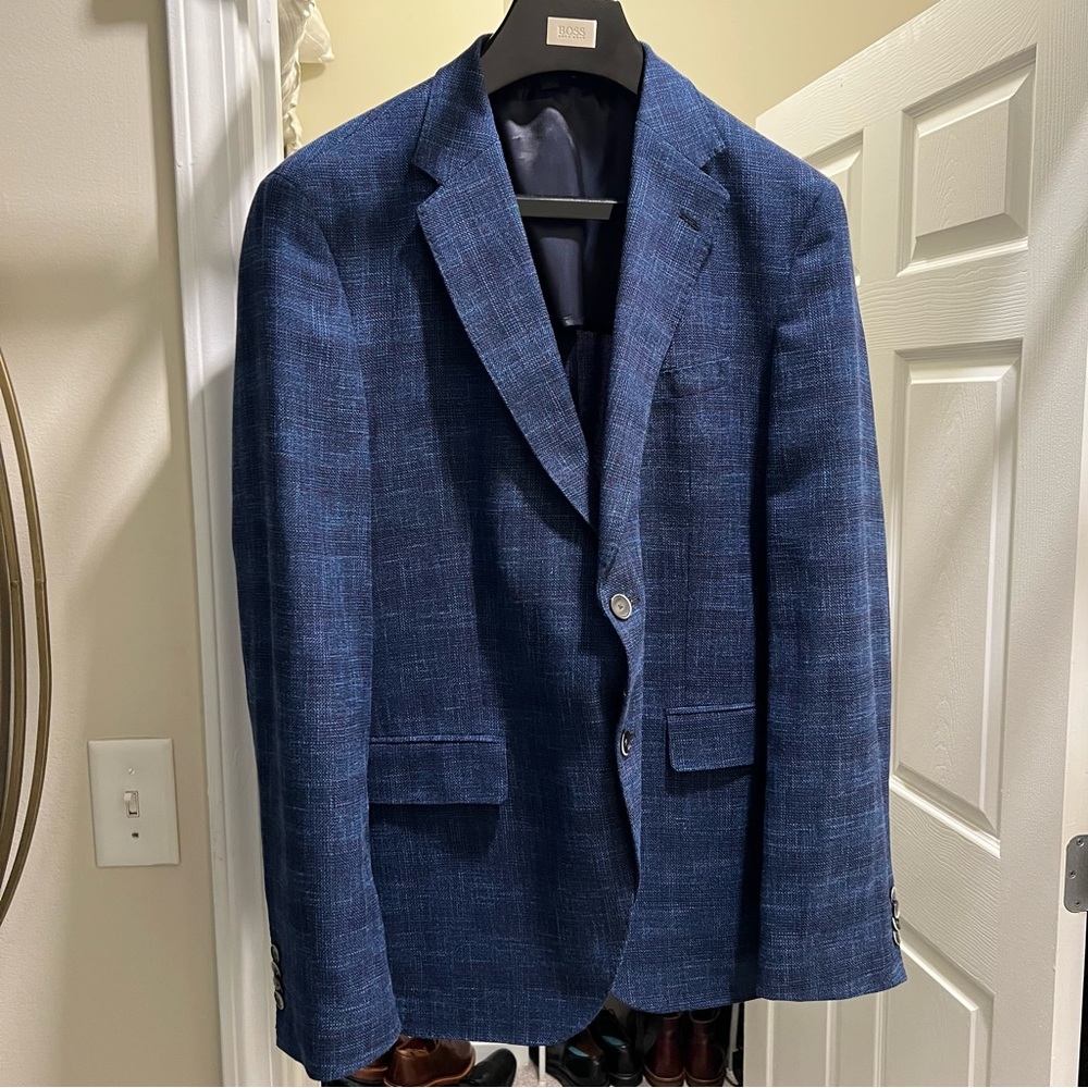 Hugo Boss Checked Regular Fit Jacket in 1 wool blend.  Blue 44R.